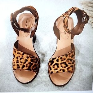 Gianni Bini leopard print Sandal